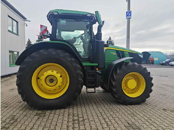 Traktor John Deere 7R 330: 2 kép.