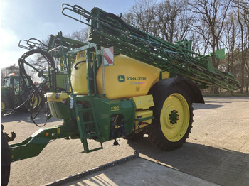 Vontatott permetezők John Deere R740i: 2 kép.