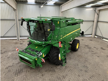 Kombájn JOHN DEERE T560