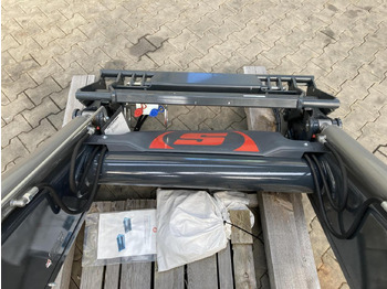 Homlokrakodó traktorhoz Stoll FZ 46-26.1: 5 kép. Homlokrakodó traktorhoz Stoll FZ 46-26.1: 5 kép.