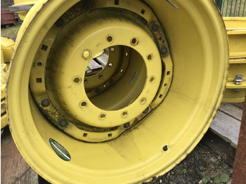 Gumiabroncs - Mezőgazdasági gépek Titan 18x28: 4 kép.