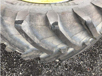 Gumiabroncs - Mezőgazdasági gépek Trelleborg 710/70R42: 4 kép. Gumiabroncs - Mezőgazdasági gépek Trelleborg 710/70R42: 4 kép.