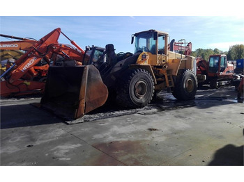Gumikerekes homlokrakodó VOLVO L150E