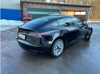 Autó TESLA