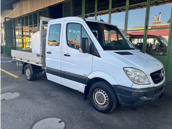 Platós kisteherautó MERCEDES-BENZ