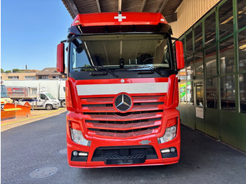 Dobozos felépítményű teherautó MERCEDES Actros 1848: 3 kép.