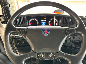 Ponyvás teherautó SCANIA G440: 5 kép.