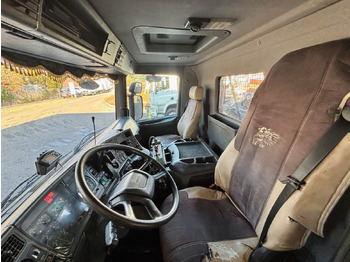 Konténerszállító SCANIA P124     6x2: 4 kép.