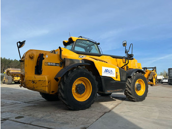 Teleszkópos rakodó JCB