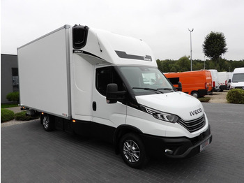 Iveco DAILY 35S18 KONTENER HI-MATIC WINDA 8 PALET TEMPOMAT NAWIGACJA L lízing Iveco DAILY 35S18 KONTENER HI-MATIC WINDA 8 PALET TEMPOMAT NAWIGACJA L: 4 kép.