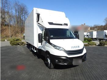 Dobozos felépítményű teherautó IVECO Daily 70c18