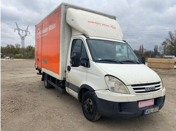 Dobozos kisteherautó IVECO Daily