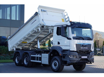 Billenőplatós teherautó MAN TGS 33.TGS 33.480 / 6X6 / WYWROTKA 3 STRONNA / BORDMATIC / KH KI: 2 kép. Billenőplatós teherautó MAN TGS 33.TGS 33.480 / 6X6 / WYWROTKA 3 STRONNA / BORDMATIC / KH KI: 2 kép.