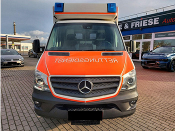 Mentőautó MERCEDES-BENZ