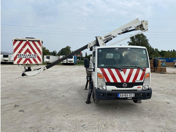 Emelőkosaras teherautó NISSAN