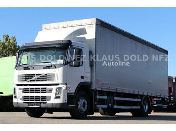 Ponyvás teherautó VOLVO FM 300