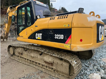 Kotrógép Caterpillar 323D: 2 kép.