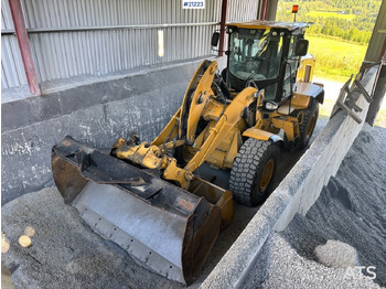 Gumikerekes homlokrakodó CATERPILLAR 930K