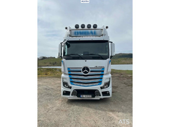 Dobozos felépítményű teherautó Mercedes Actros: 3 kép.