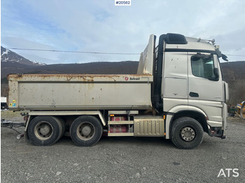 Billenőplatós teherautó Mercedes Arocs 2658: 3 kép.
