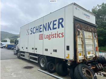 Dobozos felépítményű teherautó Scania P270: 5 kép.