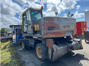 Gumikerekes homlokrakodó VOLVO EW160B