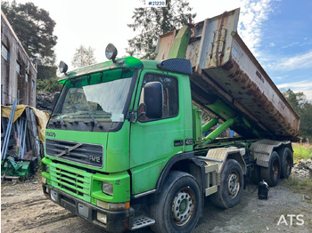 Horgos rakodó teherautó VOLVO FM12