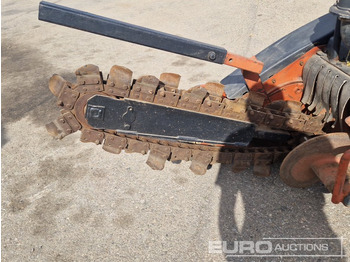 Árokásó Ditch Witch 1230: 5 kép. Árokásó Ditch Witch 1230: 5 kép.
