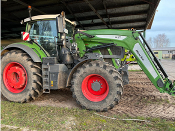 Traktor FENDT 828 Vario