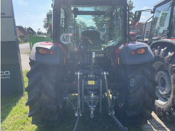 Új Traktor Massey Ferguson 4710 M Cab Essential Dyna 2: 2 kép.