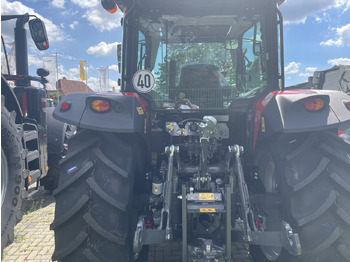 Traktor Massey Ferguson 5711M Dyna-4 4WD Cab: 4 kép.