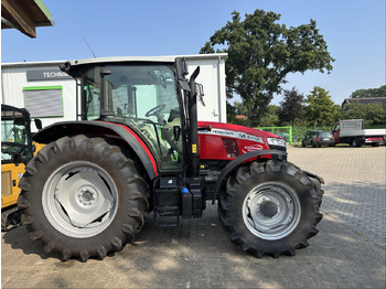 Traktor MASSEY FERGUSON 5712