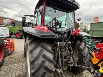Valtra A 95 lízing Valtra A 95: 4 kép.