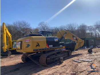 Kotrógép CAT 325D: 3 kép.