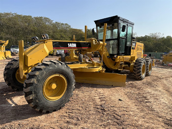 Gréder CATERPILLAR 140H