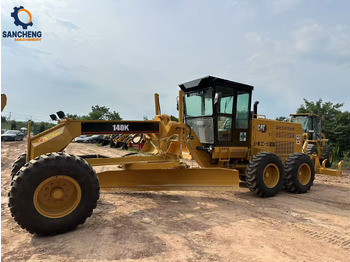 Gréder CATERPILLAR 140K