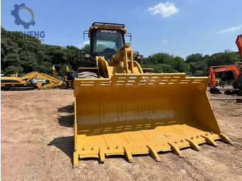 Gumikerekes homlokrakodó CATERPILLAR 980H: 3 kép.