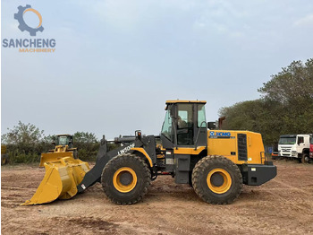 Gumikerekes homlokrakodó XCMG LW500F