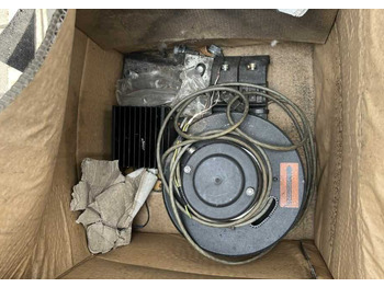 Bálafogó - Anyagmozgató gép Cascade UEC-07-2003 R0, Kartonklammer: 4 kép.