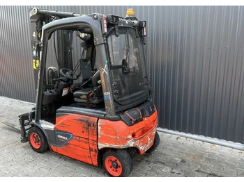 Elektromos targonca Linde E16P-02: 3 kép. Elektromos targonca Linde E16P-02: 3 kép.