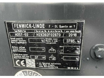 Gázüzemű targonca Linde H25T-02: 4 kép. Gázüzemű targonca Linde H25T-02: 4 kép.