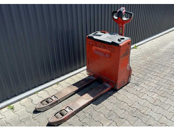 Kézi raklapemelő LINDE T16