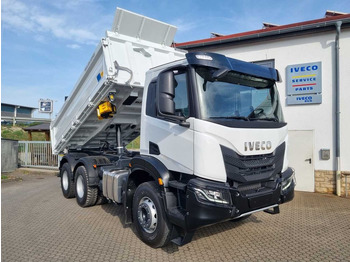 Billenőplatós teherautó IVECO