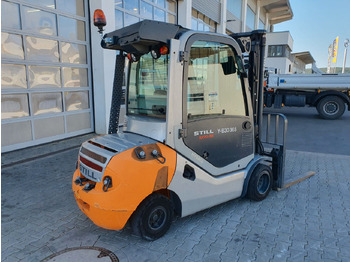 Still RX70-35 / Triplex: 4.80m / nur 2.876h! / Klima lízing Still RX70-35 / Triplex: 4.80m / nur 2.876h! / Klima: 4 kép.