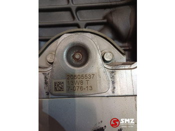 Motor és alkatrészek - Teherautó Renault Occ motoroliekoeler + motoroliekoelerdeksel DXI13: 4 kép.