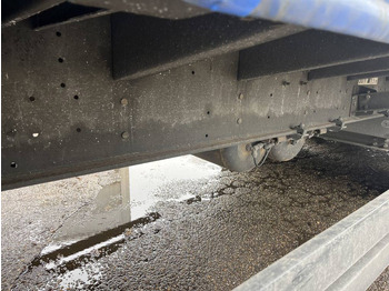 Ponyvás teherautó Schmitz Cargobull Coil: 5 kép. Ponyvás teherautó Schmitz Cargobull Coil: 5 kép.