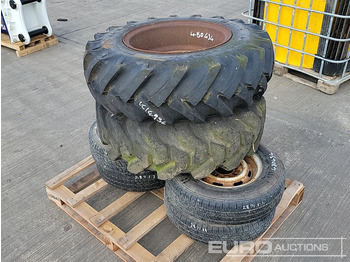 Gumiabroncs 10.5-18 Tyre & Rim (2 of), 165R13C Tyre & Rim (4 of): 5 kép.