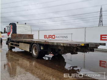 Platós teherautó 2001 Volvo FM12: 3 kép.