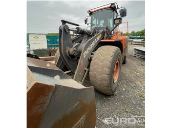 Gumikerekes homlokrakodó DOOSAN DL300