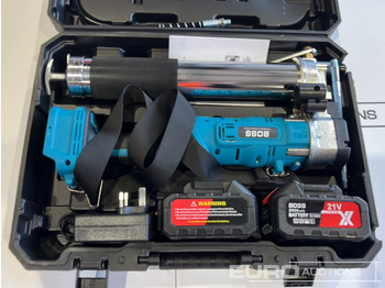 Építőipari berendezések Boss 21 Volt Lithium Battery Cordless Grease Gun, 2 Batteries, Charger, Case, Shoulder Strap, Extension Pieces and Fittings: 4 kép.